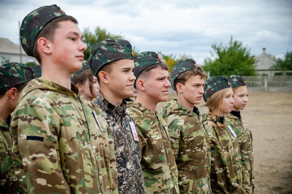 Военно-патриотическая игра «Zарница» прошла в Станично-Луганском муниципальном округе Военно-патриотическая игра «Zарница» прошла в Станично-Луганском муниципальном округе