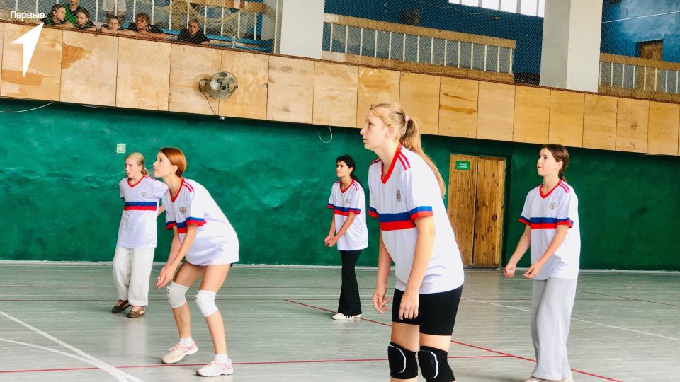 В Ровеньках состоялся муниципальный этап Цикла спортивных мероприятий «Будь Первым» по волейболу в младшей возрастной категории В Ровеньках состоялся муниципальный этап Цикла спортивных мероприятий «Будь Первым» по волейболу в младшей возрастной категории