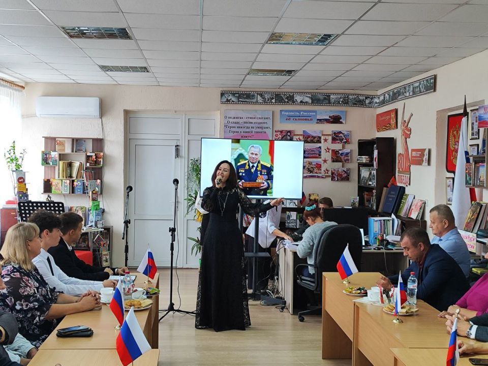 Сегодня, 26 сентября, в МБУ "Славяносербская центральная библиотека" состоялась литературно-музыкальная гостиная «Алтайский край - душа России» Сегодня, 26 сентября, в МБУ "Славяносербская центральная библиотека" состоялась литературно-музыкальная гостиная «Алтайский край - душа России»