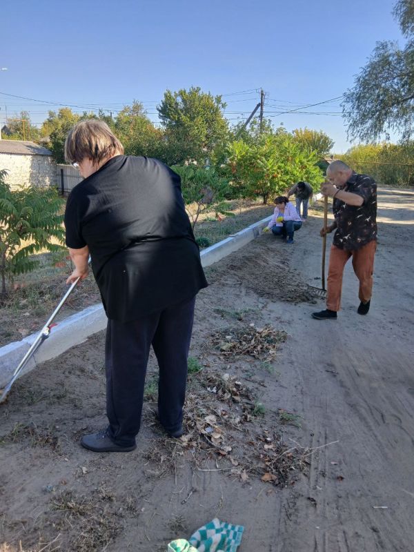 В рамках акции «Зелёная Россия» в селе Передельское сотрудники отдела жизнеобеспечения, школы, дома культуры,социальной службы, библиотеки ,а также ребята из Движения Первых объединились, чтобы навести чистоту и порядок В рамках акции «Зелёная Россия» в селе Передельское сотрудники отдела жизнеобеспечения, школы, дома культуры,социальной службы, библиотеки ,а также ребята из Движения Первых объединились, чтобы навести чистоту и порядок