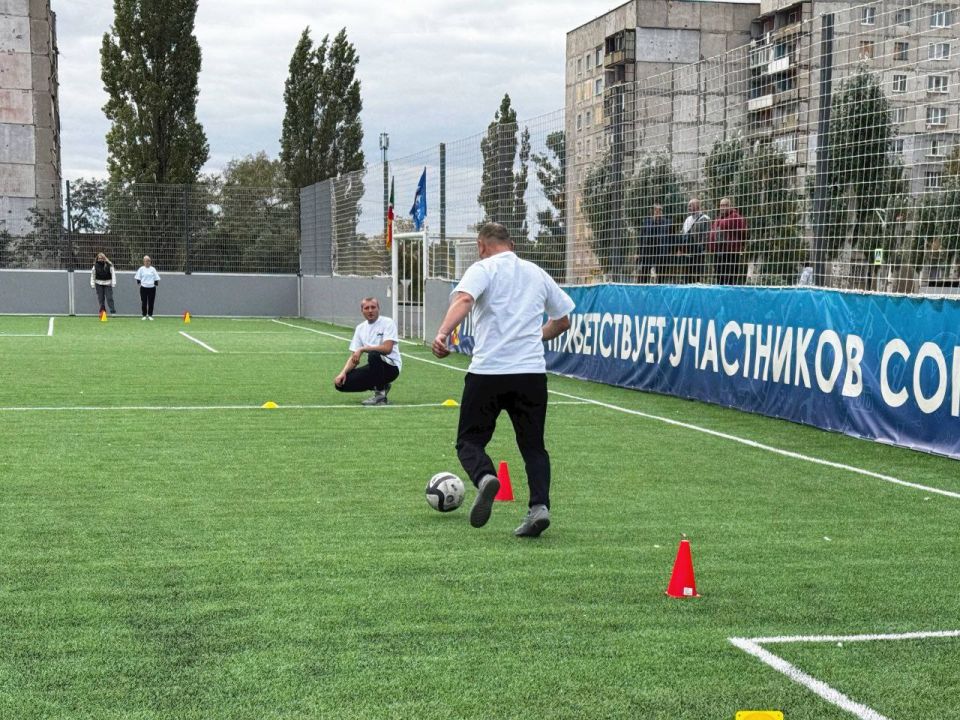Сергей Колягин: Сегодня в Первомайске на базе физкультурно-оздоровительного комплекса открытого типа состоялась «Спортивная эстафета «Спорт объединяет», приуроченная ко Дню воссоединения Луганской Народной Республики с... Сергей Колягин: Сегодня в Первомайске на базе физкультурно-оздоровительного комплекса открытого типа состоялась «Спортивная эстафета «Спорт объединяет», приуроченная ко Дню воссоединения Луганской Народной Республики с...