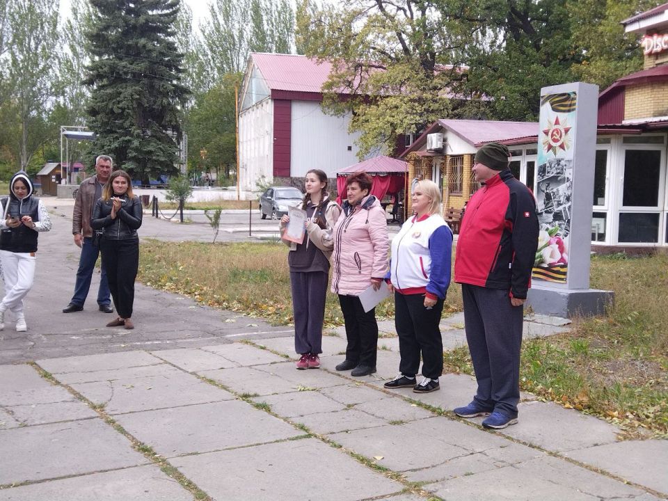 Сегодня в живописном Парке Героев города Ровеньки состоялись соревнования по спортивному ориентированию среди учащихся образовательных учреждений города под руководством Ровеньковского центра детского, юношеского туризма и... Сегодня в живописном Парке Героев города Ровеньки состоялись соревнования по спортивному ориентированию среди учащихся образовательных учреждений города под руководством Ровеньковского центра детского, юношеского туризма и...