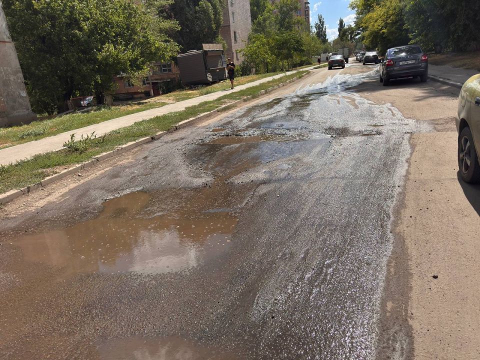 СОВМЕСТНЫМИ УСИЛИЯМИ РЕШЕНА ПРОБЛЕМА УТЕЧКИ ВОДЫ В ЛУГАНСКЕ СОВМЕСТНЫМИ УСИЛИЯМИ РЕШЕНА ПРОБЛЕМА УТЕЧКИ ВОДЫ В ЛУГАНСКЕ