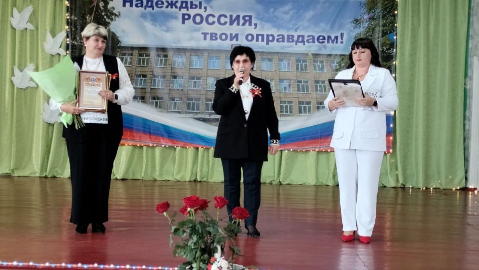 Андрей Рубанцов: Сегодня Ясеновская школа № 2 им. Д.В. Лазутина отмечает свой 60-летний юбилей Андрей Рубанцов: Сегодня Ясеновская школа № 2 им. Д.В. Лазутина отмечает свой 60-летний юбилей
