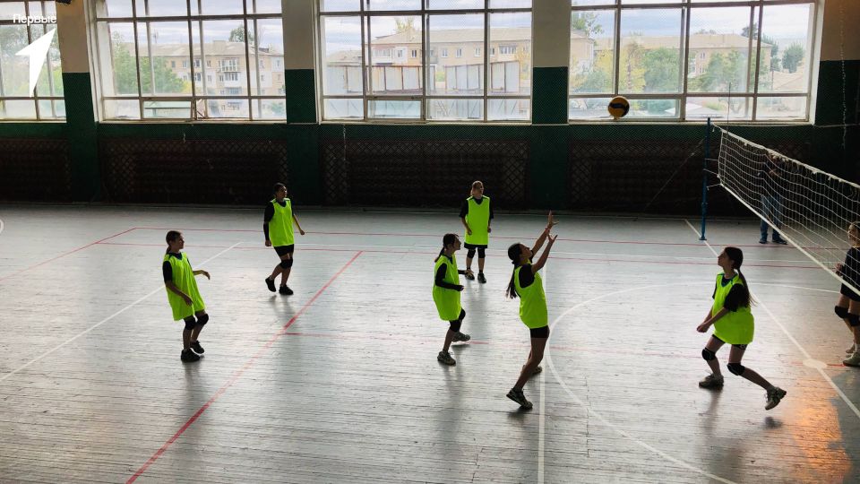 В Ровеньках состоялся муниципальный этап Цикла спортивных мероприятий «Будь Первым» по волейболу в младшей возрастной категории В Ровеньках состоялся муниципальный этап Цикла спортивных мероприятий «Будь Первым» по волейболу в младшей возрастной категории