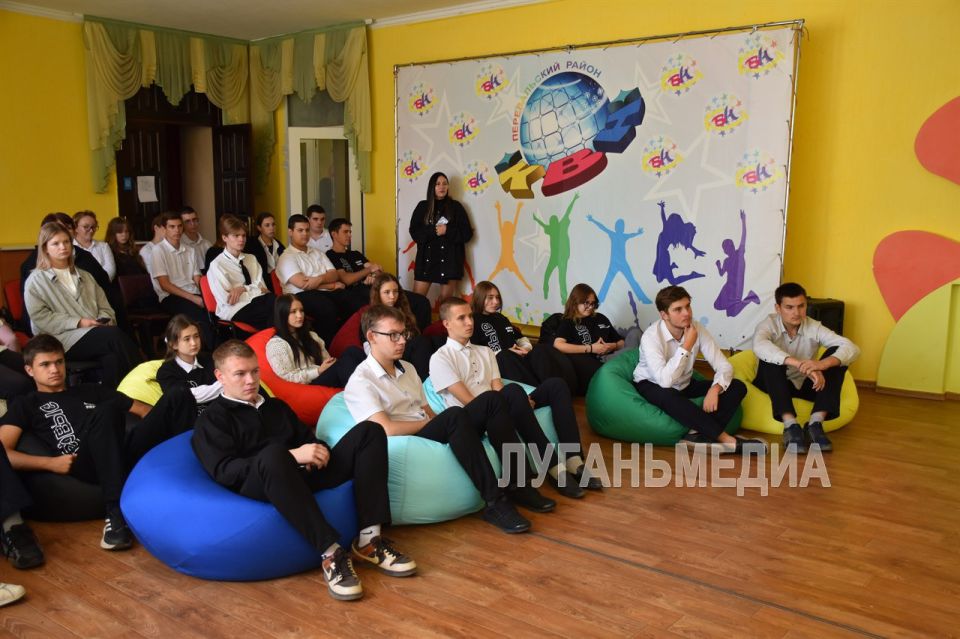 «ГосСтарт. Диалог»: школьники Перевальского округа встретились с депутатом и обсудили инициативы «ГосСтарт. Диалог»: школьники Перевальского округа встретились с депутатом и обсудили инициативы