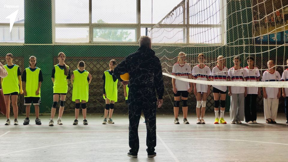 В Ровеньках состоялся муниципальный этап Цикла спортивных мероприятий «Будь Первым» по волейболу в младшей возрастной категории В Ровеньках состоялся муниципальный этап Цикла спортивных мероприятий «Будь Первым» по волейболу в младшей возрастной категории
