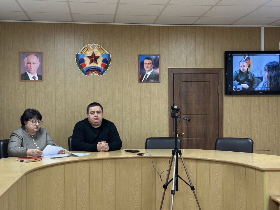 Глава Администрации городского округа город Ровеньки Рубанцов Андрей Викторович в режиме видеоконференции принял участие в заседании градостроительно-земельной комиссии Луганской Народной Республики Глава Администрации городского округа город Ровеньки Рубанцов Андрей Викторович в режиме видеоконференции принял участие в заседании градостроительно-земельной комиссии Луганской Народной Республики