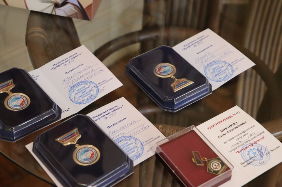 Наталия Жулинская: Стахановскому вагоностроительному заводу – 60! Наталия Жулинская: Стахановскому вагоностроительному заводу – 60!