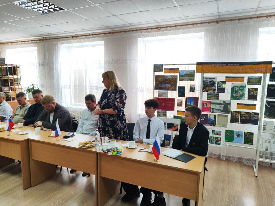 Сегодня, 26 сентября, в МБУ "Славяносербская центральная библиотека" состоялась литературно-музыкальная гостиная «Алтайский край - душа России» Сегодня, 26 сентября, в МБУ "Славяносербская центральная библиотека" состоялась литературно-музыкальная гостиная «Алтайский край - душа России»