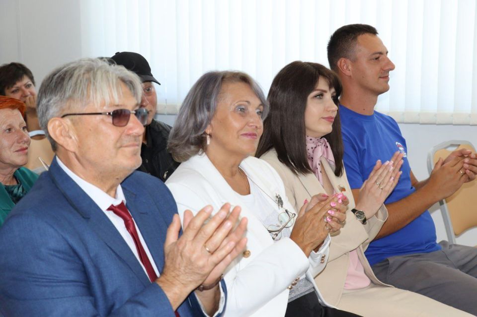 Яна Сылкина: Уверена, что в дошкольных учреждениях работают люди с особым характером - чуткие, добрые, внимательные, чуточку терпеливые и, главное, безмерно любящие детей Яна Сылкина: Уверена, что в дошкольных учреждениях работают люди с особым характером - чуткие, добрые, внимательные, чуточку терпеливые и, главное, безмерно любящие детей