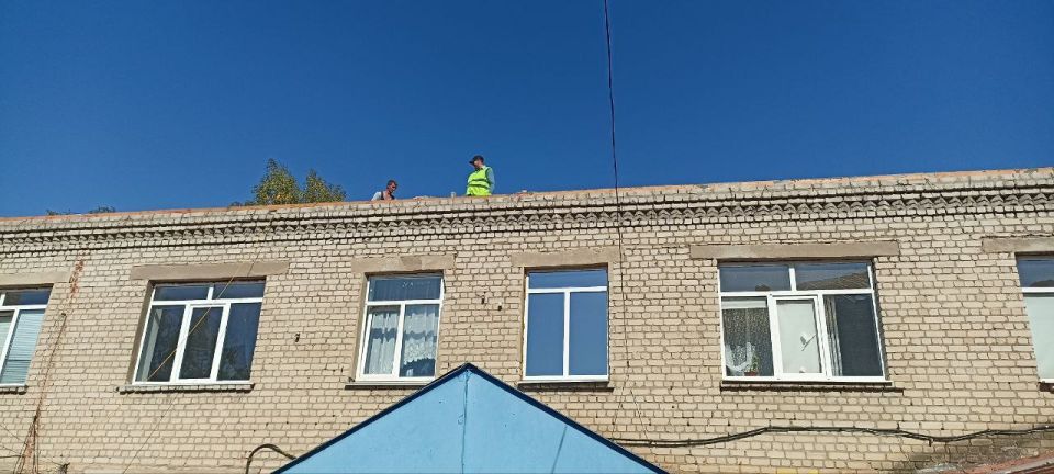 Олег Коваль: В рамках работы Штата общественного и депутатского контроля за проведением капитальных ремонтов учебных учреждений республики партийного проекта "Новая школа" ВПП "Единая Россия" провел инспекцию школы 1 и школы... Олег Коваль: В рамках работы Штата общественного и депутатского контроля за проведением капитальных ремонтов учебных учреждений республики партийного проекта "Новая школа" ВПП "Единая Россия" провел инспекцию школы 1 и школы...