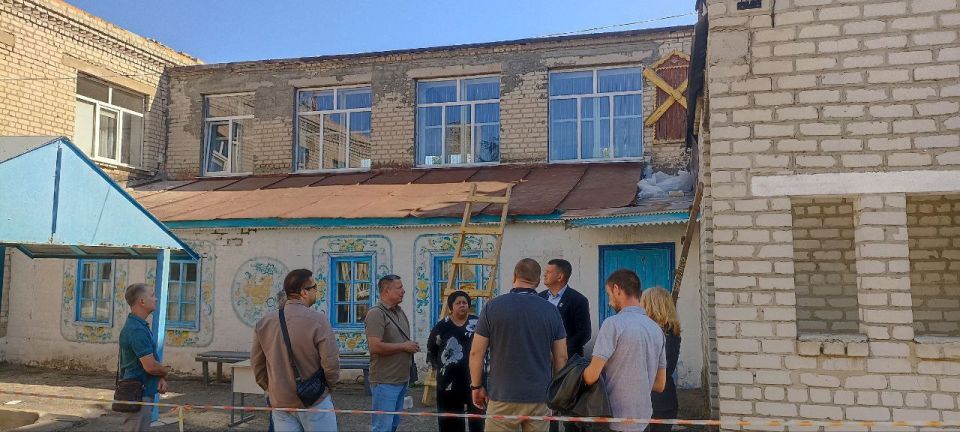 Олег Коваль: В рамках работы Штата общественного и депутатского контроля за проведением капитальных ремонтов учебных учреждений республики партийного проекта "Новая школа" ВПП "Единая Россия" провел инспекцию школы 1 и школы... Олег Коваль: В рамках работы Штата общественного и депутатского контроля за проведением капитальных ремонтов учебных учреждений республики партийного проекта "Новая школа" ВПП "Единая Россия" провел инспекцию школы 1 и школы...