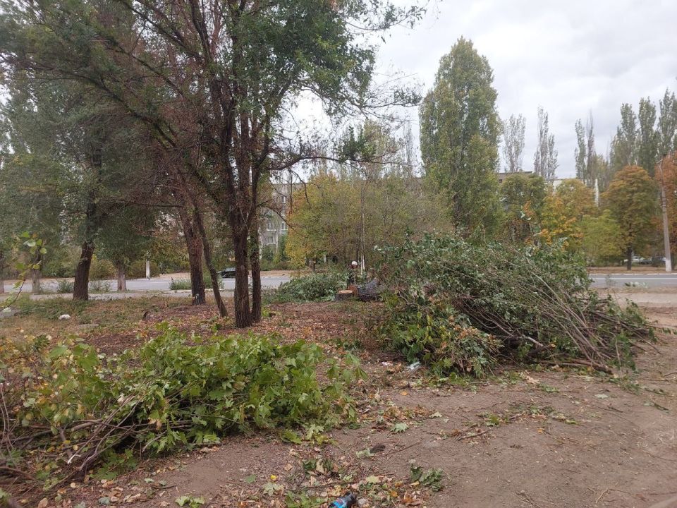 Председатель Совета городского округа проинспектировал ход работ по благоустройству внутриквартальных дворов, в том числе - по ул. Гмыри, 8 Председатель Совета городского округа проинспектировал ход работ по благоустройству внутриквартальных дворов, в том числе - по ул. Гмыри, 8
