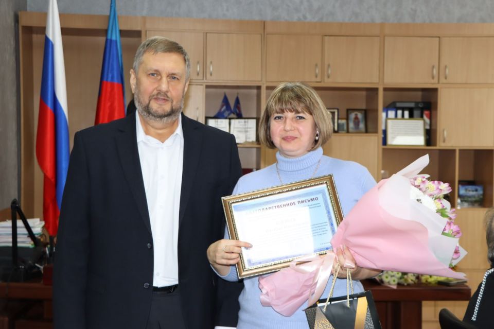 Евгений Бондарь: Тёплые слова и искренние поздравления создали особую атмосферу единства и общей ответственности за будущее родного края Евгений Бондарь: Тёплые слова и искренние поздравления создали особую атмосферу единства и общей ответственности за будущее родного края