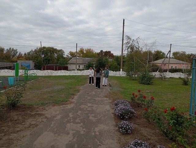 Новороссошанская школа поддержала Всероссийский экологический субботник "Зелёная Россия"! Новороссошанская школа поддержала Всероссийский экологический субботник "Зелёная Россия"!