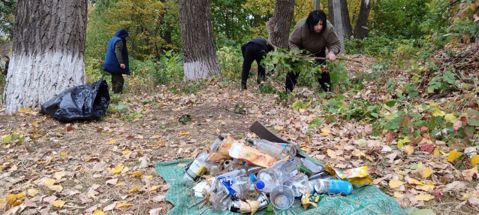 В поселках Центральный и Софиевка 25-26 сентября прошли субботники В поселках Центральный и Софиевка 25-26 сентября прошли субботники