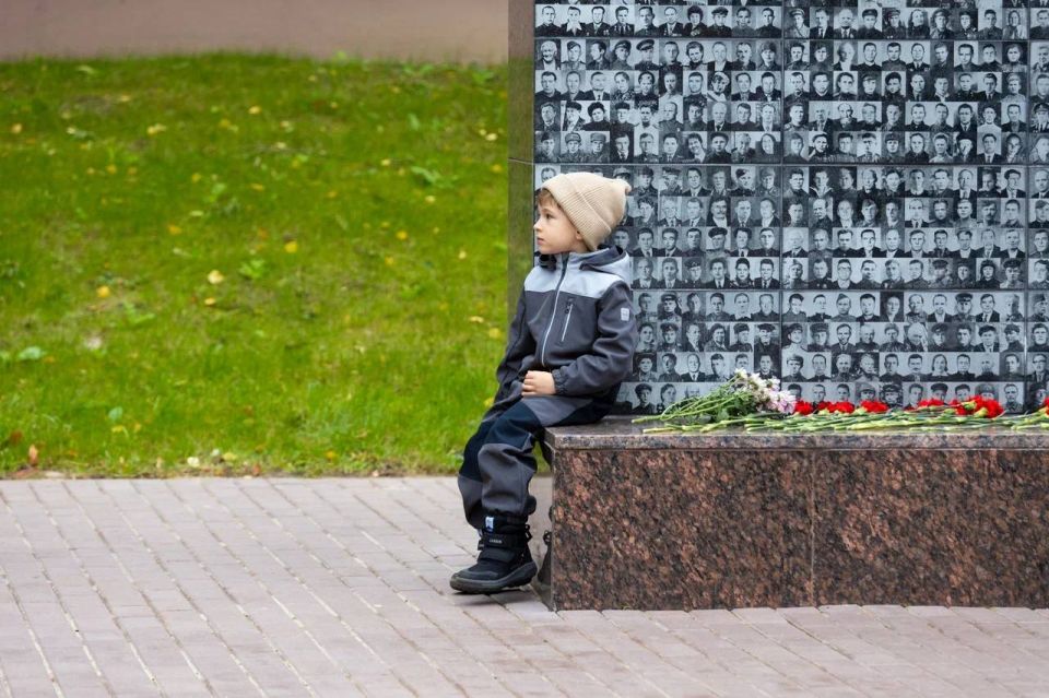 Александр Новиков: Сегодня Смоленск продолжает праздновать 1162-ю годовщину первого упоминания в летописи и 82-ю годовщину освобождения от фашистских захватчиков Александр Новиков: Сегодня Смоленск продолжает праздновать 1162-ю годовщину первого упоминания в летописи и 82-ю годовщину освобождения от фашистских захватчиков