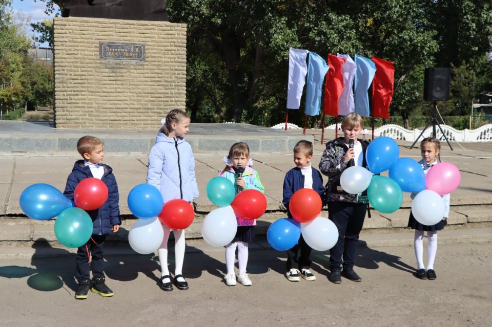 В Лутугино состоялось торжественное мероприятие, посвященное празднованию Дня города В Лутугино состоялось торжественное мероприятие, посвященное празднованию Дня города