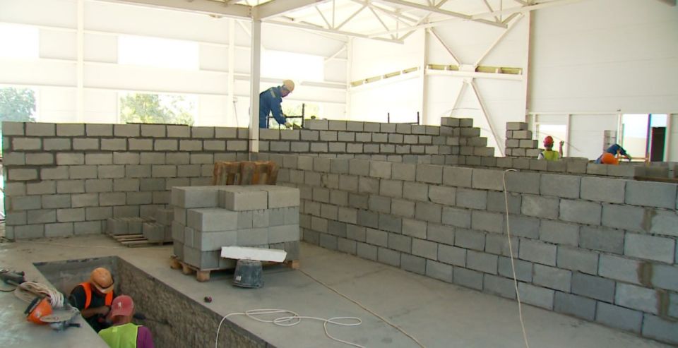 В Краснодоне продолжаются активные работы по возведению новой подстанции скорой медицинской помощи В Краснодоне продолжаются активные работы по возведению новой подстанции скорой медицинской помощи