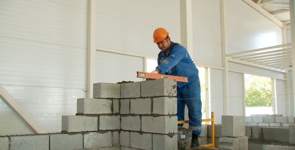 В Краснодоне продолжаются активные работы по возведению новой подстанции скорой медицинской помощи В Краснодоне продолжаются активные работы по возведению новой подстанции скорой медицинской помощи