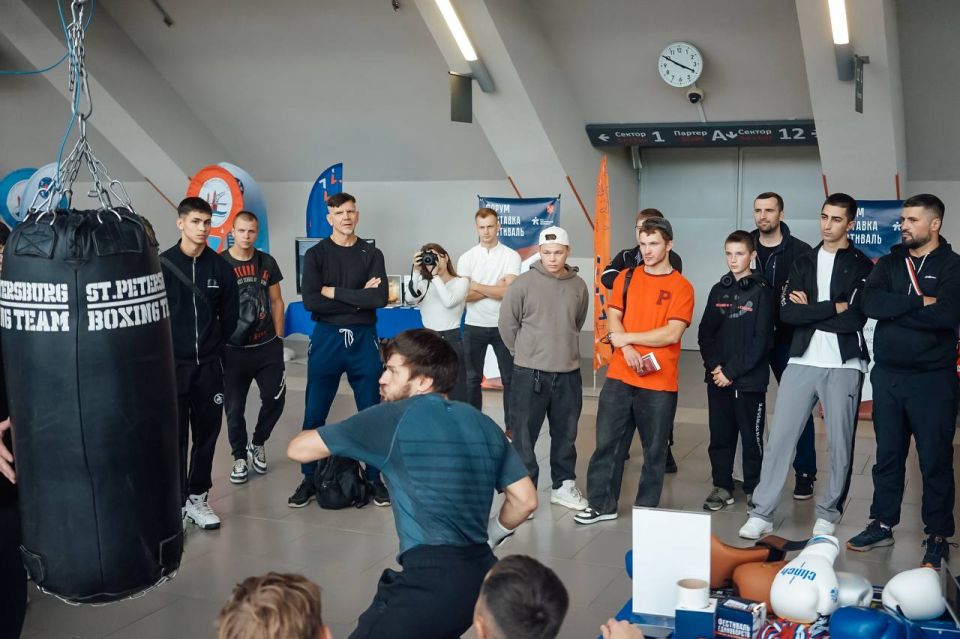Чемпионат Санкт-Петербурга в дисциплине «Удар на силу» среди мужчин Чемпионат Санкт-Петербурга в дисциплине «Удар на силу» среди мужчин