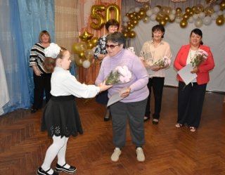 ГБДОУ ЛНР «Краснолучский ясли-сад компенсирующего типа № 45 «Колокольчик» отпраздновал 50-летний юбилей ГБДОУ ЛНР «Краснолучский ясли-сад компенсирующего типа № 45 «Колокольчик» отпраздновал 50-летний юбилей