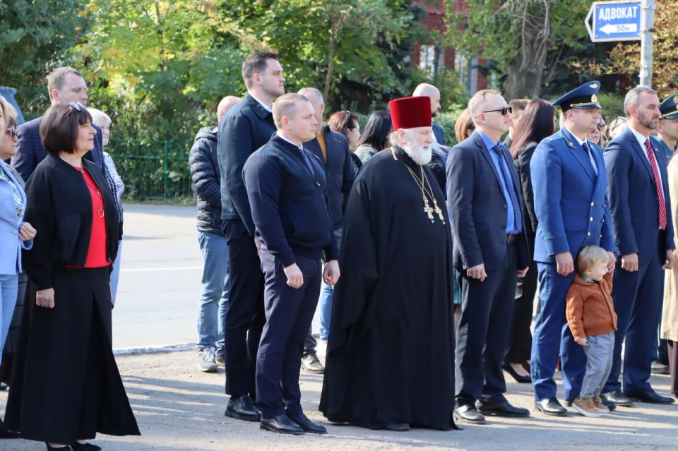 Сегодня с особым чувством гордости принял участие в мероприятиях, посвященных Дню города Лутугино и годовщине воссоединения ЛНР, ДНР, Запорожской и Херсонской областей с Россией Сегодня с особым чувством гордости принял участие в мероприятиях, посвященных Дню города Лутугино и годовщине воссоединения ЛНР, ДНР, Запорожской и Херсонской областей с Россией