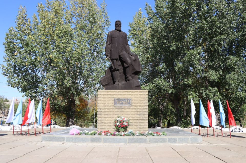 В Лутугино состоялось торжественное мероприятие, посвященное празднованию Дня города В Лутугино состоялось торжественное мероприятие, посвященное празднованию Дня города