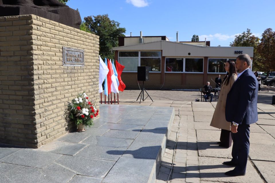 В Лутугино состоялось торжественное мероприятие, посвященное празднованию Дня города В Лутугино состоялось торжественное мероприятие, посвященное празднованию Дня города