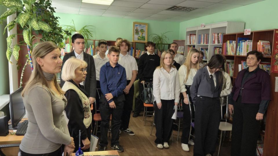 В Новоайдарской библиотеке прошел час памяти «Пока стучат наши сердца, мы памяти о вас верны» В Новоайдарской библиотеке прошел час памяти «Пока стучат наши сердца, мы памяти о вас верны»