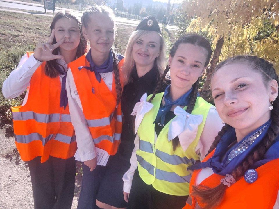 В Алчевске полицейские организовали акцию для пешеходов В Алчевске полицейские организовали акцию для пешеходов