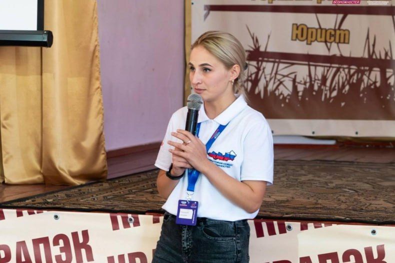Выпускники президентской платформы продолжают знакомить молодежь ЛНР с новыми возможностями Выпускники президентской платформы продолжают знакомить молодежь ЛНР с новыми возможностями