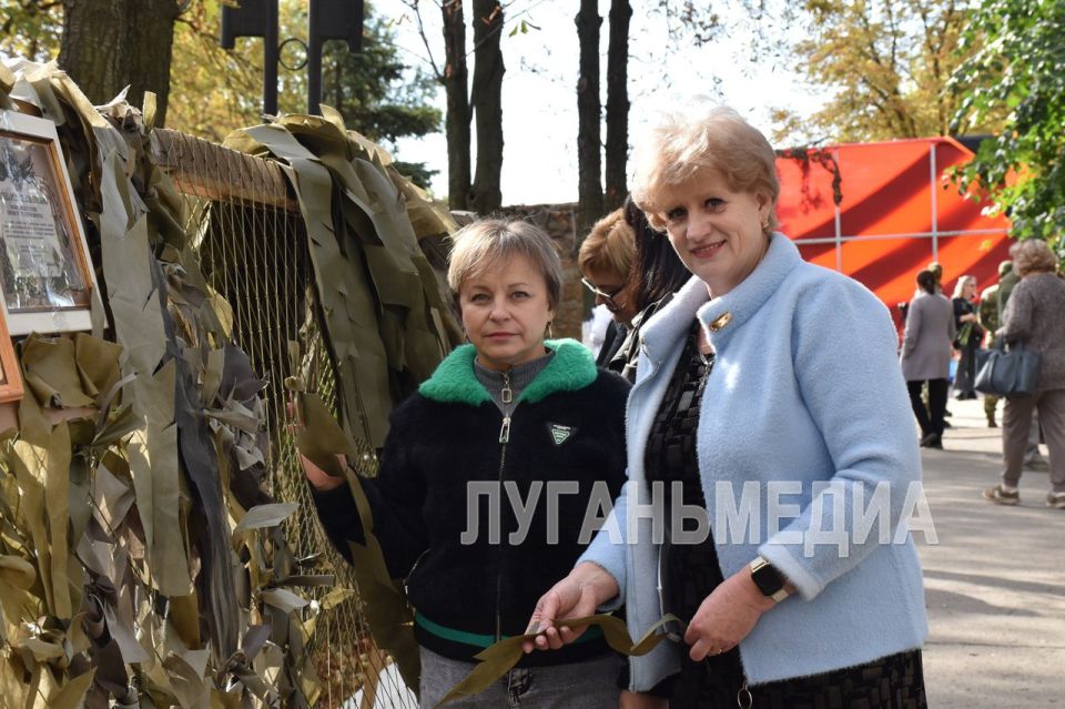 Антрацитовцы отметили 130-летие со дня основания города и 89-ю годовщину образования Антрацитовского района Антрацитовцы отметили 130-летие со дня основания города и 89-ю годовщину образования Антрацитовского района