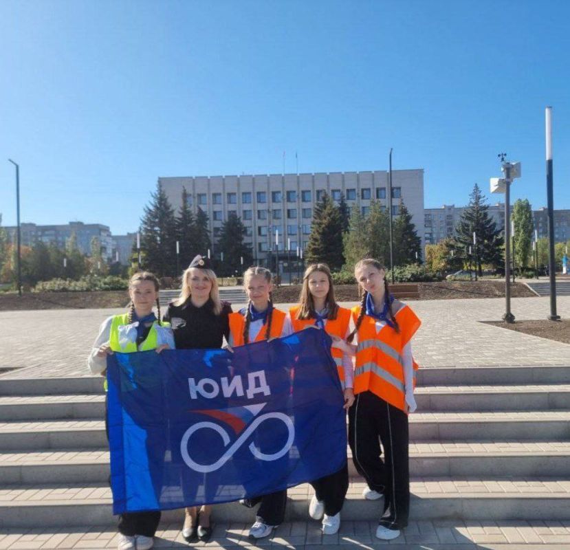 В Алчевске полицейские организовали акцию для пешеходов В Алчевске полицейские организовали акцию для пешеходов