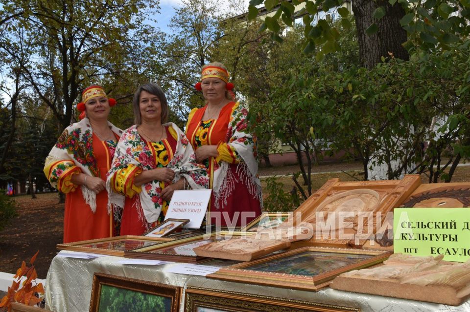 Антрацитовцы отметили 130-летие со дня основания города и 89-ю годовщину образования Антрацитовского района Антрацитовцы отметили 130-летие со дня основания города и 89-ю годовщину образования Антрацитовского района