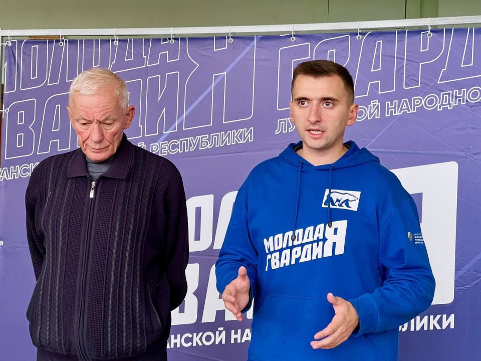 Турнир по мини-футболу.. Ко Дню воссоединения ЛНР, ДНР, Херсонской и Запорожской областей с Россией команда Молодой Гвардии Единой России в рамках Года защитника Отечества организовала турнир по мини-футболу Турнир по мини-футболу.. Ко Дню воссоединения ЛНР, ДНР, Херсонской и Запорожской областей с Россией команда Молодой Гвардии Единой России в рамках Года защитника Отечества организовала турнир по мини-футболу