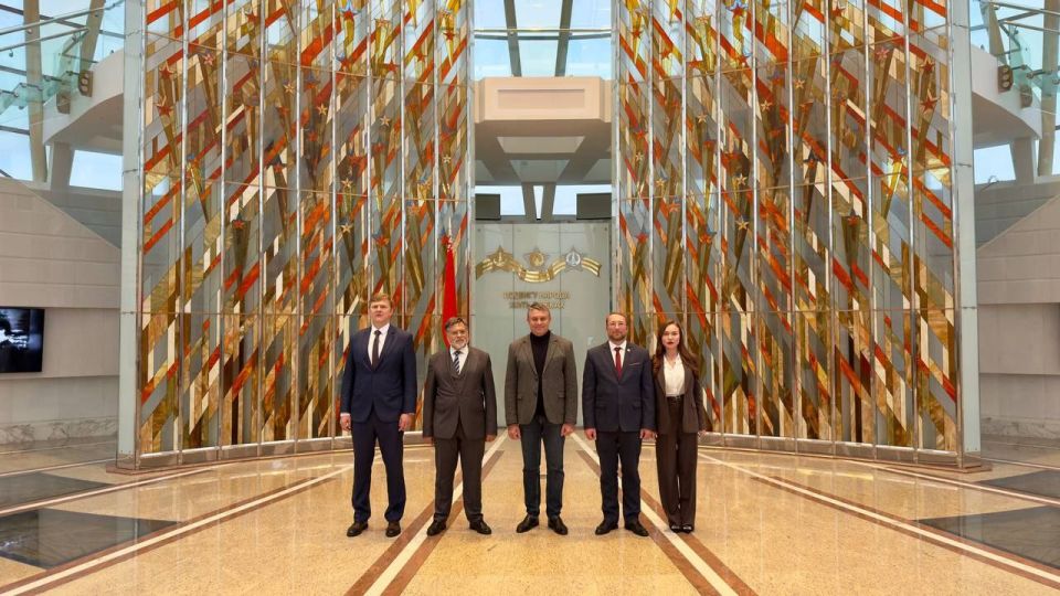 Леонид Пасечник: Продолжается рабочая программа поездки в Республику Беларусь Леонид Пасечник: Продолжается рабочая программа поездки в Республику Беларусь