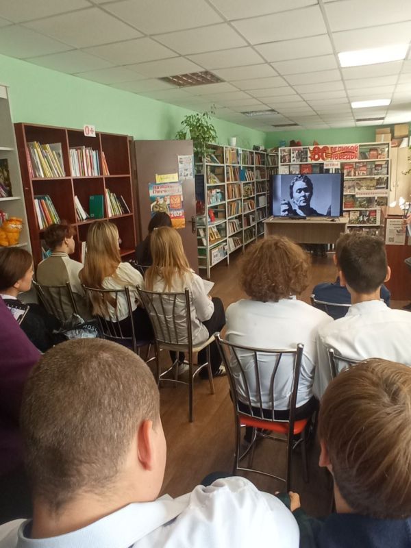 В Новоайдарской библиотеке прошел час памяти «Пока стучат наши сердца, мы памяти о вас верны» В Новоайдарской библиотеке прошел час памяти «Пока стучат наши сердца, мы памяти о вас верны»