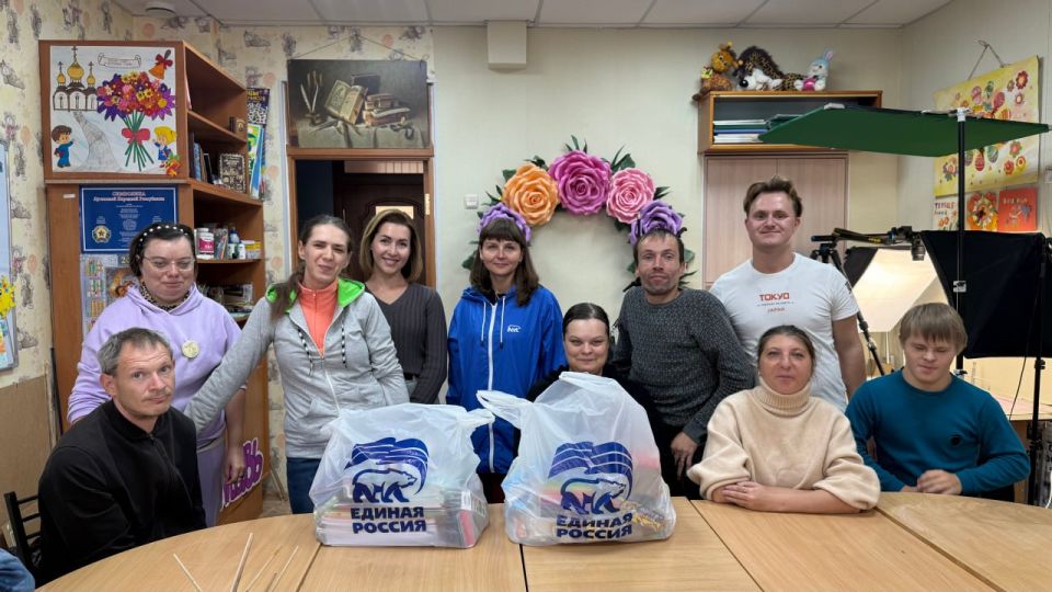 Единороссы передали гумпомощь воспитанникам Алчевской духовной лечебницы Единороссы передали гумпомощь воспитанникам Алчевской духовной лечебницы