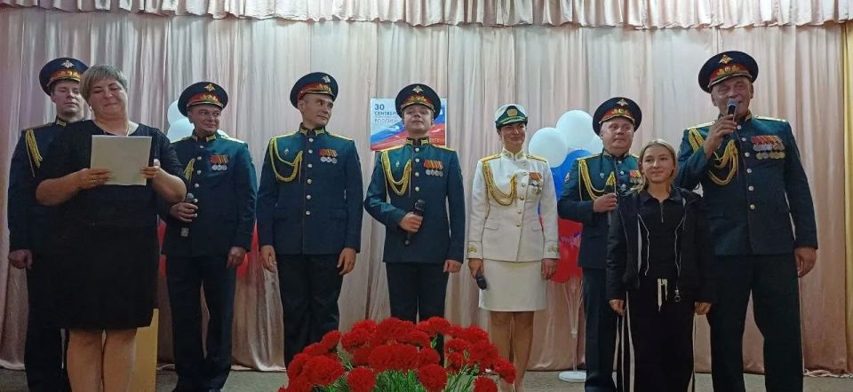 В преддверии Дня воссоединения России и ДНР, ЛНР, Запорожской и Херсонской областей в клубе села Орехово для жителей и гостей территории состоялся праздничный концерт В преддверии Дня воссоединения России и ДНР, ЛНР, Запорожской и Херсонской областей в клубе села Орехово для жителей и гостей территории состоялся праздничный концерт
