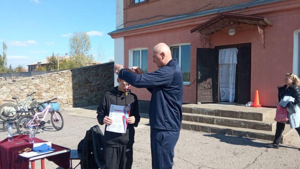 Легкоатлетическая эстафета прошла в Лутугинском муниципальном округе Легкоатлетическая эстафета прошла в Лутугинском муниципальном округе