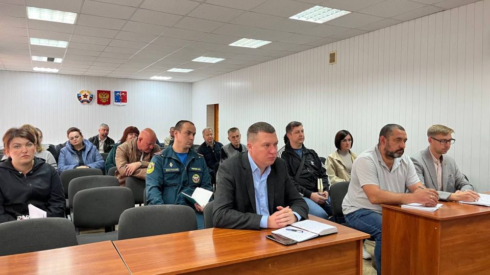 Альберт Зинченко: Сегодня провел заседание комиссии по предупреждению и ликвидации чрезвычайных ситуаций и обеспечению пожарной безопасности Станично-Луганского МО ЛНР Альберт Зинченко: Сегодня провел заседание комиссии по предупреждению и ликвидации чрезвычайных ситуаций и обеспечению пожарной безопасности Станично-Луганского МО ЛНР