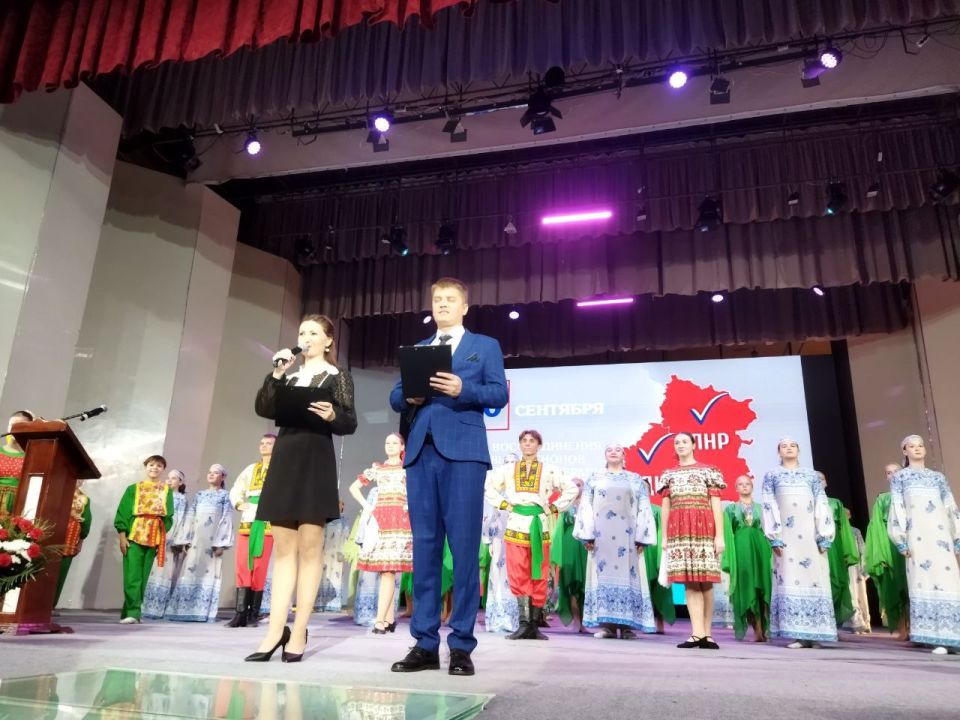 Сегодня в ДК им. Горького царила атмосфера праздника и единства! Состоялся торжественный концерт, посвященный третьей годовщине воссоединения Донецкой, Луганской Народных Республик, Херсонской и Запорожской областей с... Сегодня в ДК им. Горького царила атмосфера праздника и единства! Состоялся торжественный концерт, посвященный третьей годовщине воссоединения Донецкой, Луганской Народных Республик, Херсонской и Запорожской областей с...