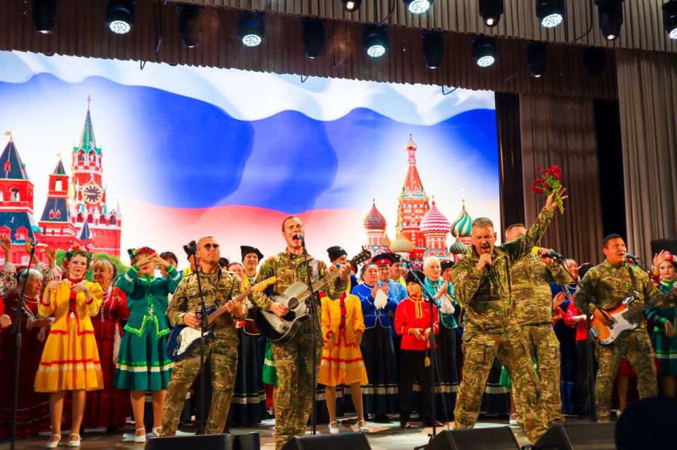 28 сентября в Станице Луганской состоялся Открытый фестиваль казачьей культуры «Луганский край – казачий край», который стал ярким событием в культурной жизни региона 28 сентября в Станице Луганской состоялся Открытый фестиваль казачьей культуры «Луганский край – казачий край», который стал ярким событием в культурной жизни региона
