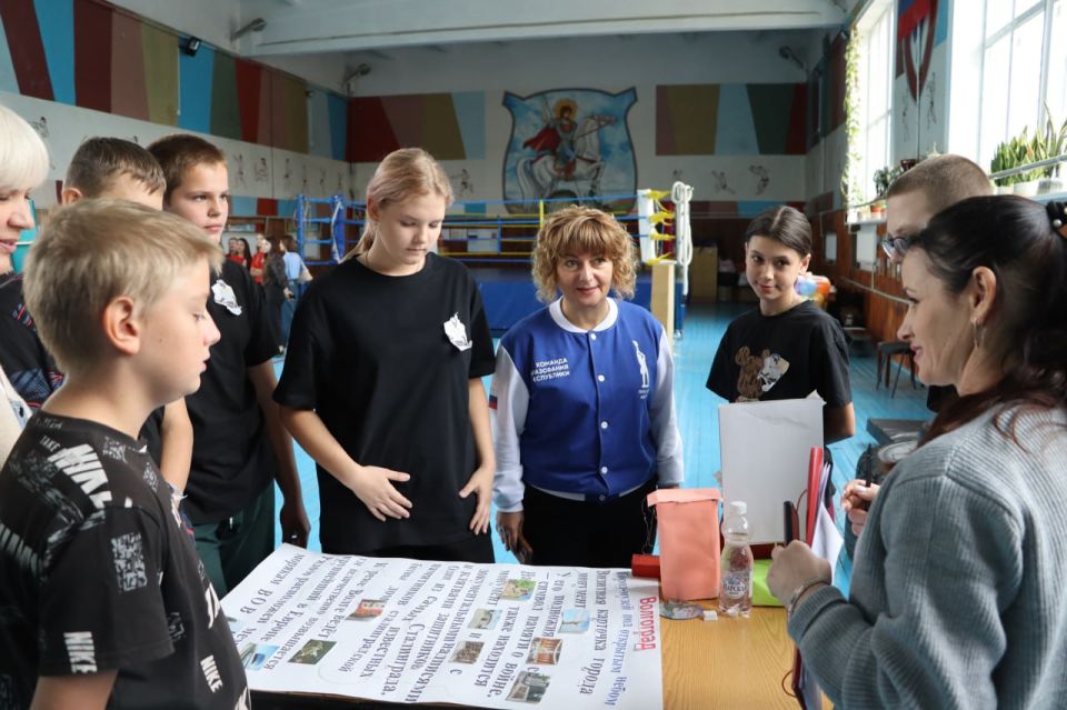 В Стаханове прошёл патриотический квест «Мы Россия! #3годавместе»