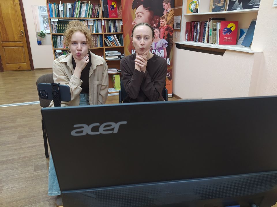 В Детской школе искусств №2 г. Ровеньки прошёл мастер-класс для учащихся образцового театрального коллектива «Вдохновение» В Детской школе искусств №2 г. Ровеньки прошёл мастер-класс для учащихся образцового театрального коллектива «Вдохновение»