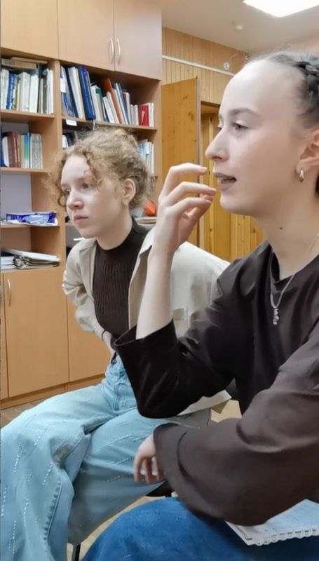 В Детской школе искусств №2 г. Ровеньки прошёл мастер-класс для учащихся образцового театрального коллектива «Вдохновение» В Детской школе искусств №2 г. Ровеньки прошёл мастер-класс для учащихся образцового театрального коллектива «Вдохновение»