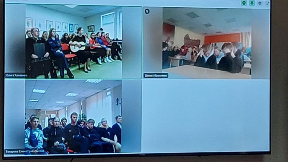 Мы – Россия! Мы – вместе!. В рамках сотрудничества с библиотеками Вологодской области 29 сентября в модельной библиотеке #БИБЛИОПРОСПЕКТ города Алчевска состоялась онлайн встреча молодежи Вологды и Алчевска «Мы - Россия! Мы... Мы – Россия! Мы – вместе!. В рамках сотрудничества с библиотеками Вологодской области 29 сентября в модельной библиотеке #БИБЛИОПРОСПЕКТ города Алчевска состоялась онлайн встреча молодежи Вологды и Алчевска «Мы - Россия! Мы...