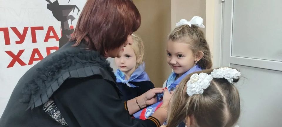 Торжественный приём первоклассников Антрацитовской средней школы № 10 посёлка Дубовский в Орлята-Сентябрята Торжественный приём первоклассников Антрацитовской средней школы № 10 посёлка Дубовский в Орлята-Сентябрята